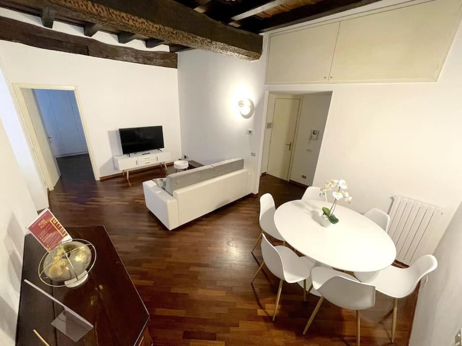 Tower Gombito'S Apartment Bergamo Exteriör bild